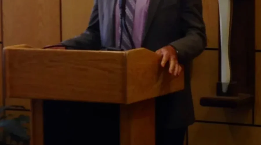 Hobbs & Crew Head To AMO