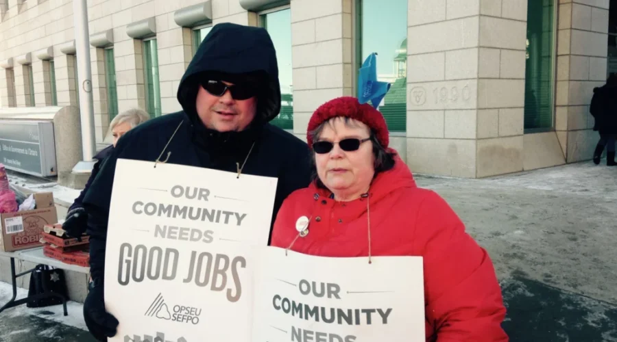 Government Workers Rally For Better Offer