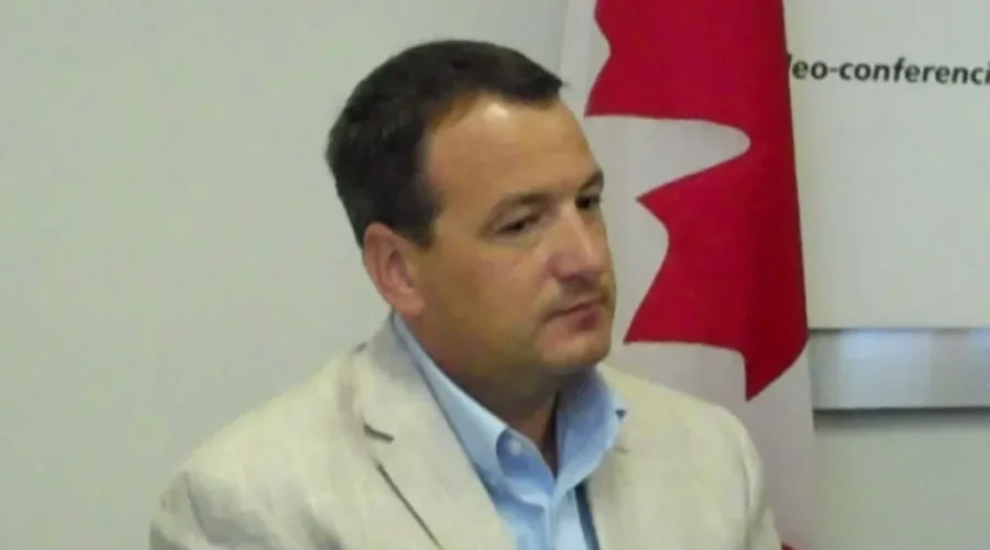 Rickford Puts Support Behind Elliott