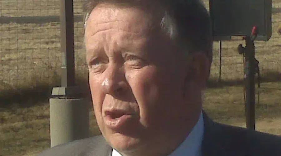 Gravelle Defends Ont. Mining Industry