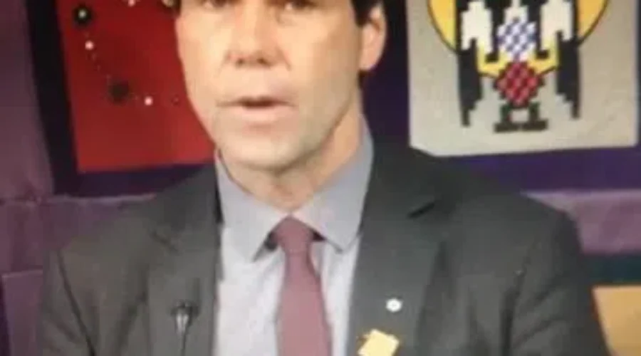 “Do You Want To Be A Union?”: Ontario Health Minister To Doctors