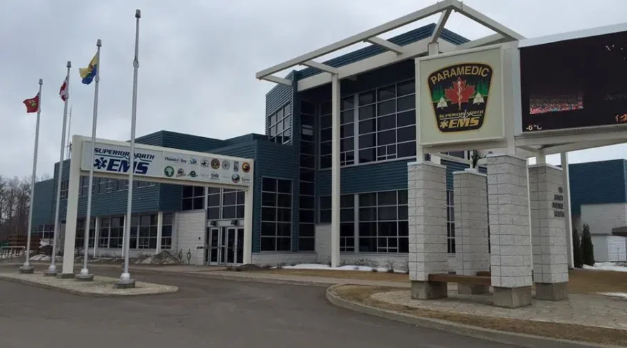 Superior North Paramedics Getting Help