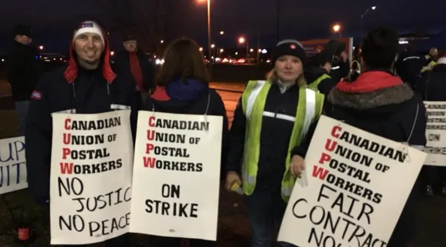 Big Distance Remains In Postal Dispute