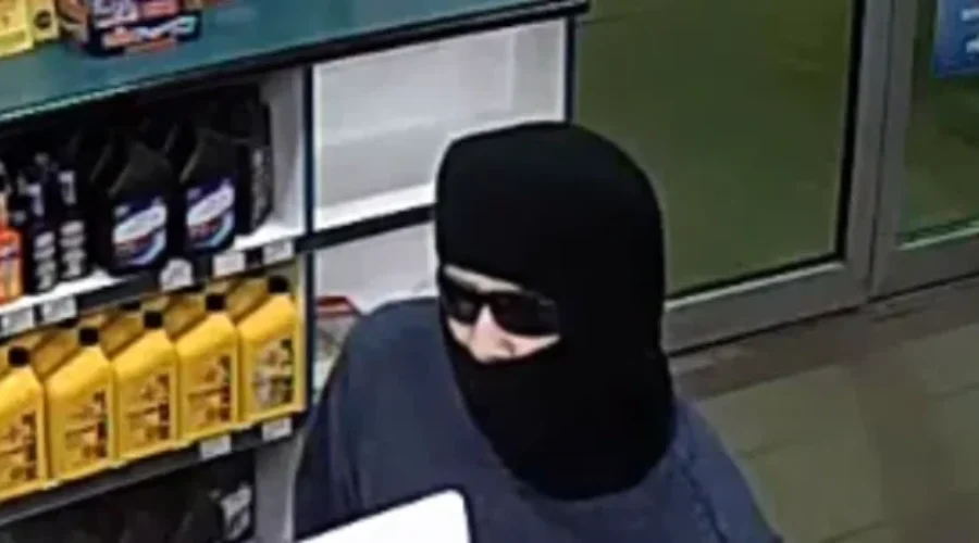 Police Release Robbery Surveillance