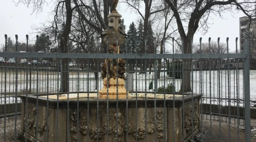 Coalition Wants Help To Fix Fountain