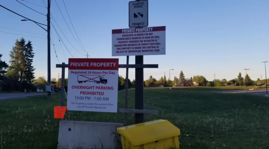 City Helping Mall With Truck Problem