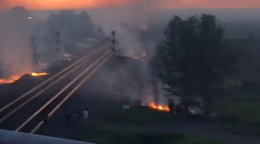 Video: Grass Fire Burns Close To Homes