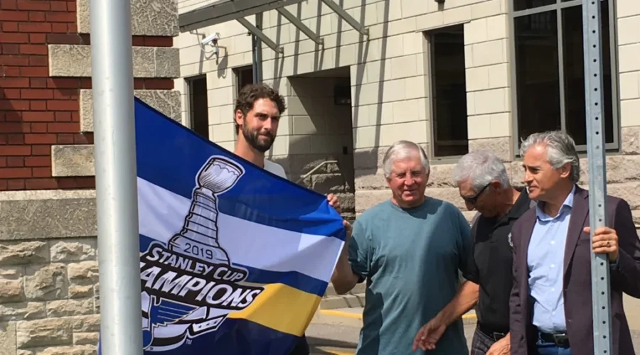 VIDEO: Robert Bortuzzo Raises St. Louis Blues Flag