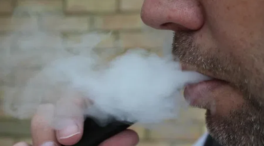 Vaping Concerns Follow American Deaths