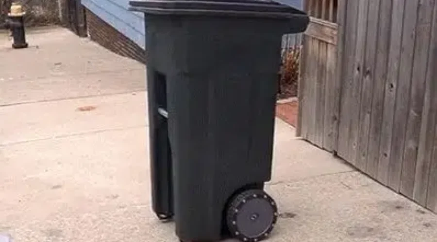 Robot Garbage Can