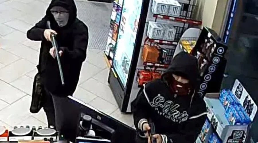 VIDEO: Suspects Wanted In Armed Robbery