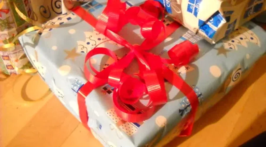17% Of Us Return Our Christmas Gifts