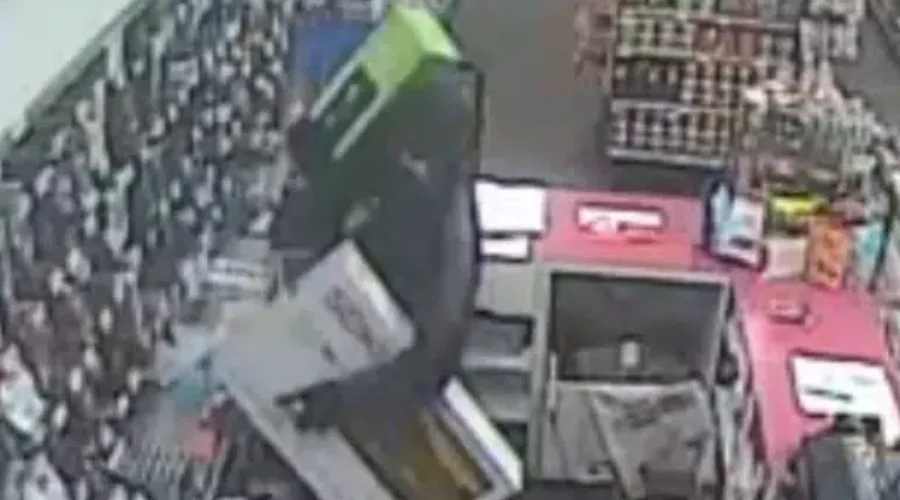 Video: Police Hope To ID Break In Suspect
