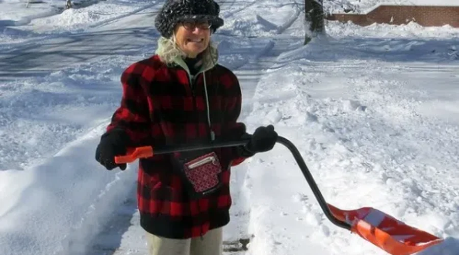 Snowfall Warning In Effect For T.Bay