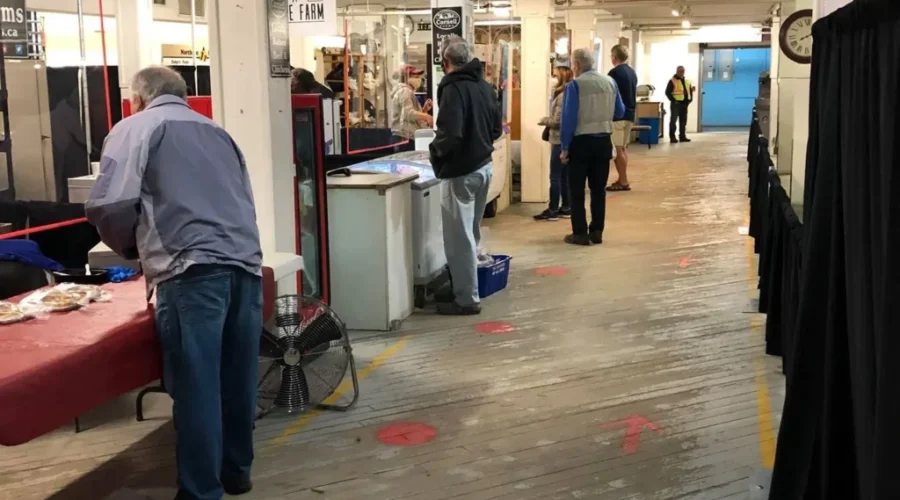 Huge Turnout For Country Market