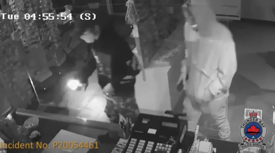 B &amp; E Suspects Sought