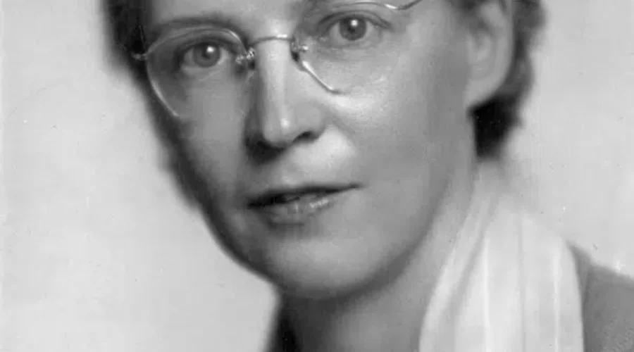 Recognizing First Female Aeronautical Engineer, Aircraft Designer