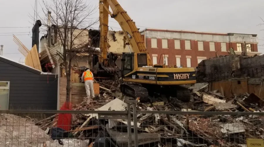 VIDEO: Former Oddfellows Building Comes Down