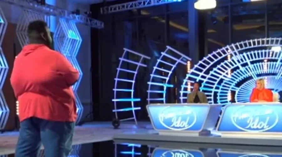 WATCH: Amazingly Talented Singer