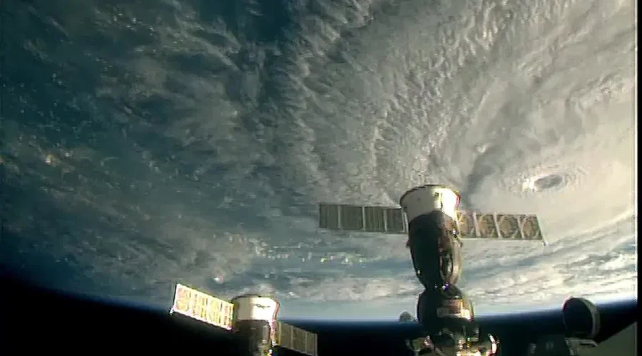 Tonight….look up…way up: it’s the INTERNATIONAL SPACE STATION!