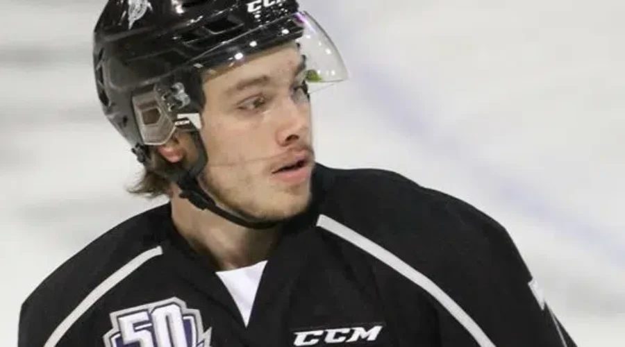 Thunder Bay Hockey Player Returns Home