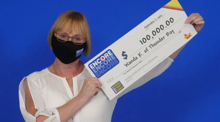 Thunder Bay Woman Collects ENCORE Cash