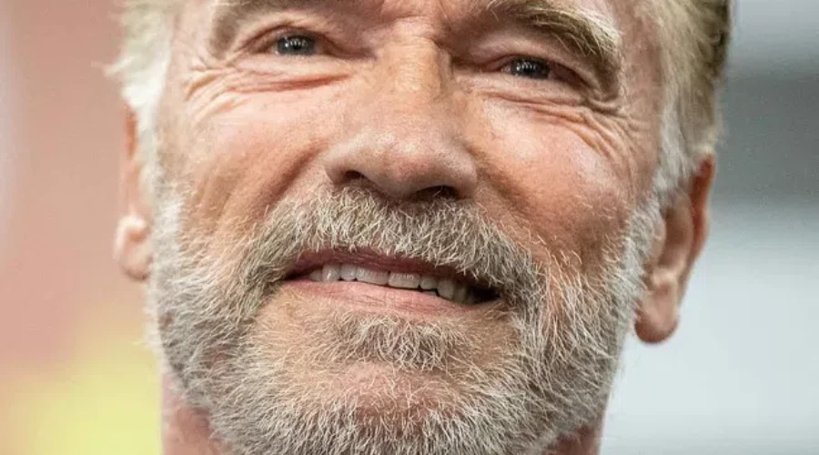 WATCH: Arnold Schwarzenegger Message To The People of Russia