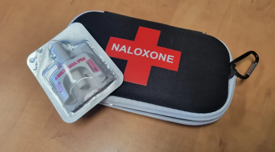 Teens To Learn How To Use Naloxone Kits Across ON & Canada