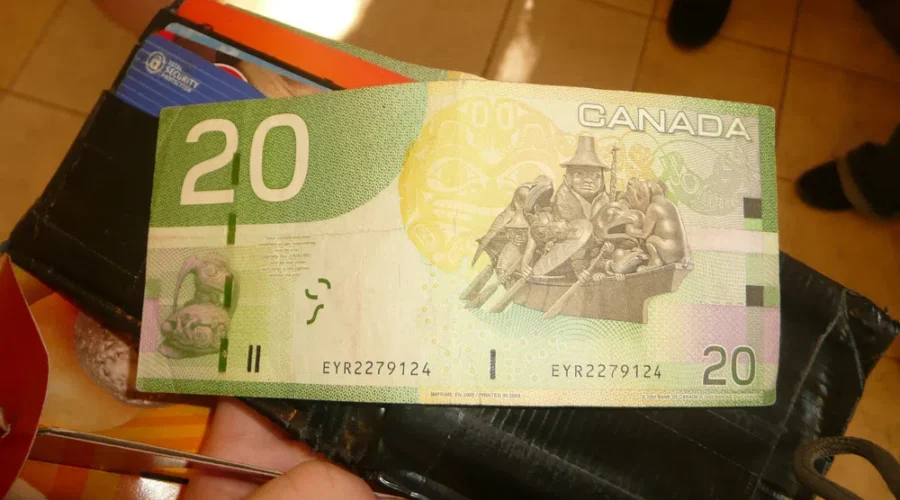 How much do you tip at a restaurant?