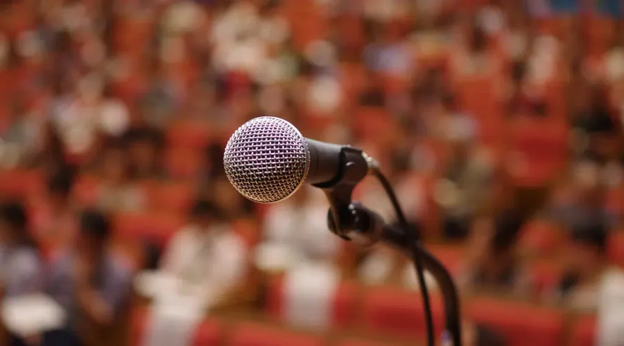 There are cover bands, and then there are………….COVER BANDS. Have you heard of HSCC?
