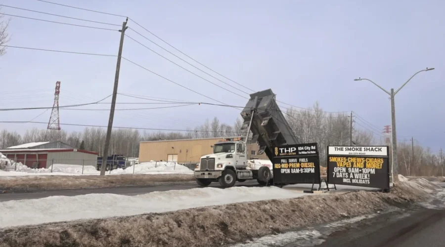 No major outages after truck hits lines