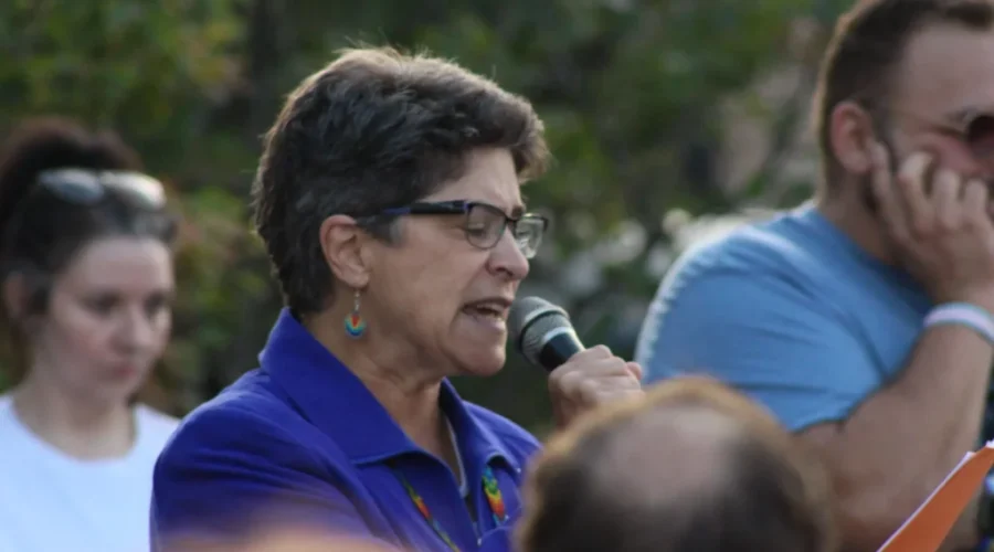 Vaugeois denounces bus funding cuts