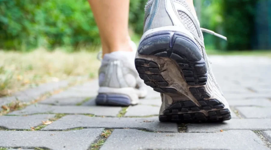 WALKING BACKWARDS is a “thing”? WHAT?