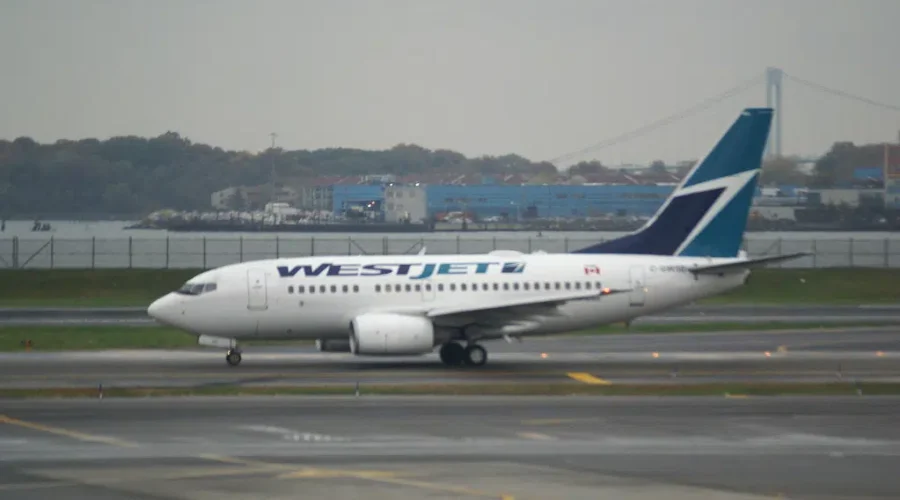 WestJet aircraft mechanics go on strike
