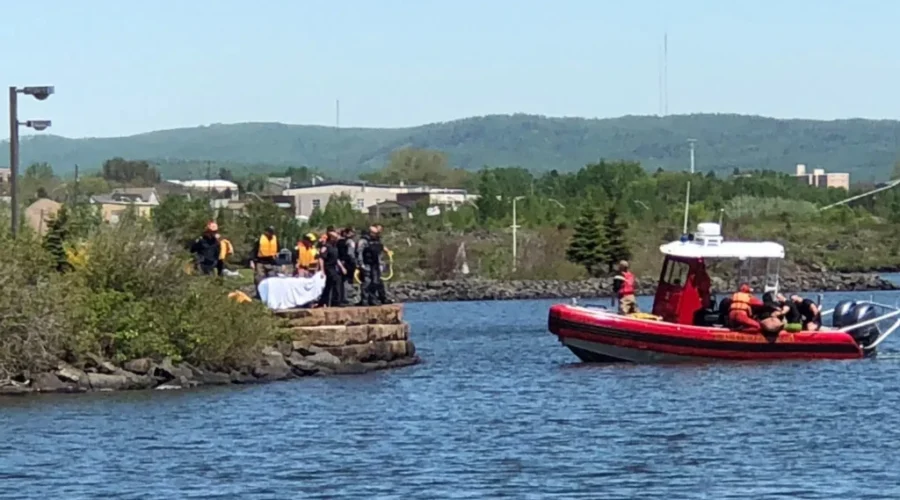 Two boaters rescued in Lake Superior