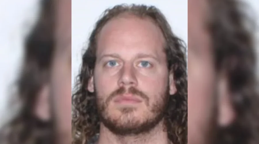 Former Olympic snowboarder wanted for drug trafficking, murders