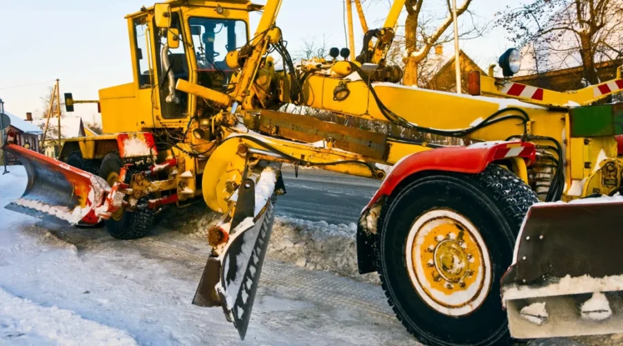 Thunder Bay’s “first big snowfall” of the season is coming. Maybe? Maybe not? Did you know…..