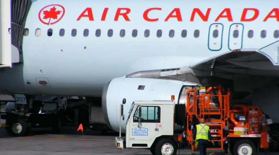 Air Canada removing carry-on baggage from economy fares