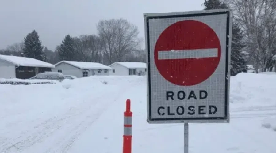 Thunder Bay: Section of Hewitson Street closed due to flooding concerns