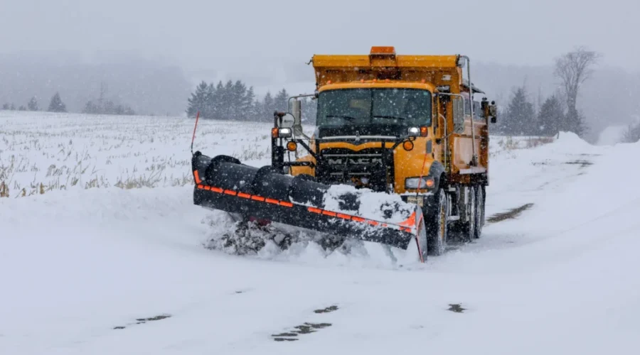 Snow removal underway in Thunder Bay