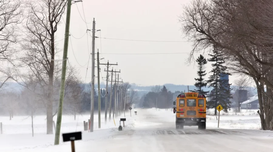 Rural buses cancelled; several schools closed in Thunder Bay