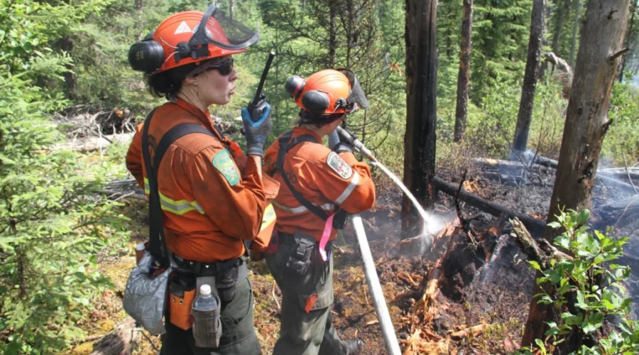 FireRanger crews sent to combat 2 fires in the region