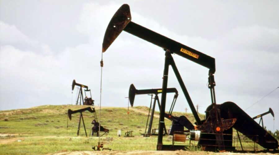 Canada’s economy shrinks 0.1% in May: StatCan