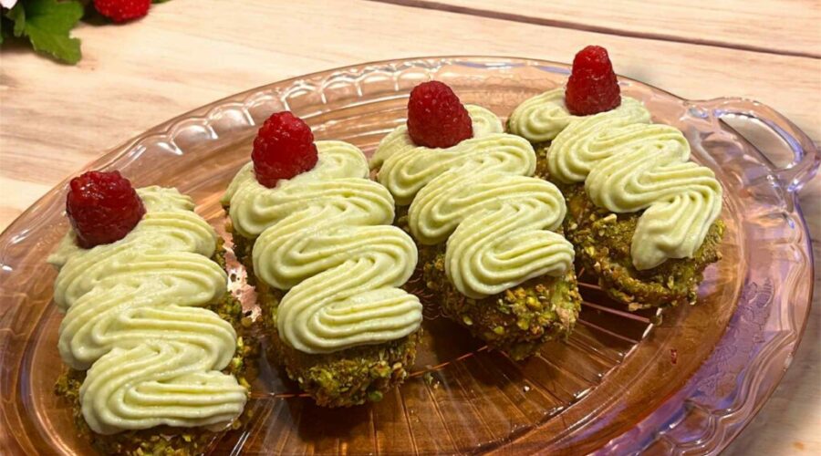 This Dessert Turned My Boyfriend Into A Thief! Pistachio Cream Filled Ladyfingers (No Bake)