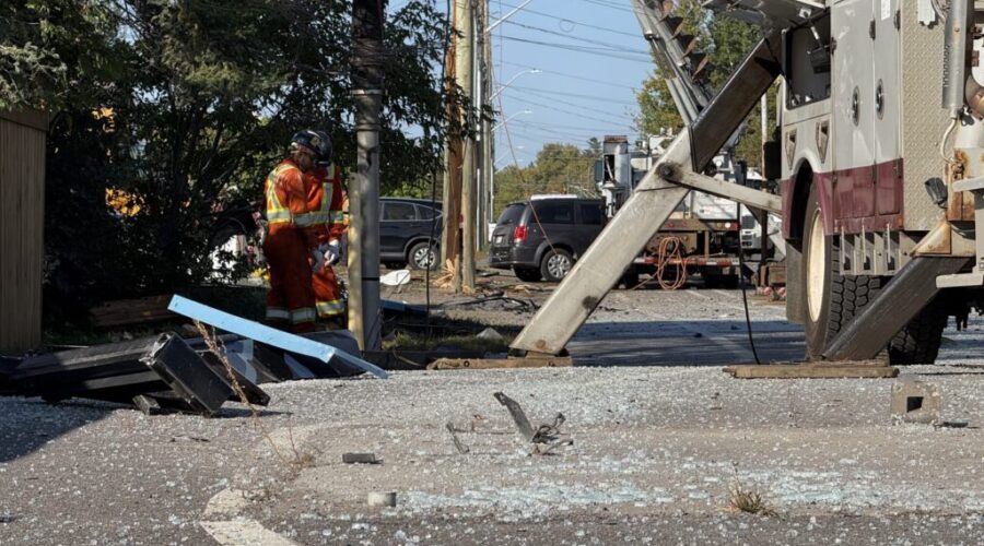 Hudson Avenue closed between Otto and Toledo after late night collision