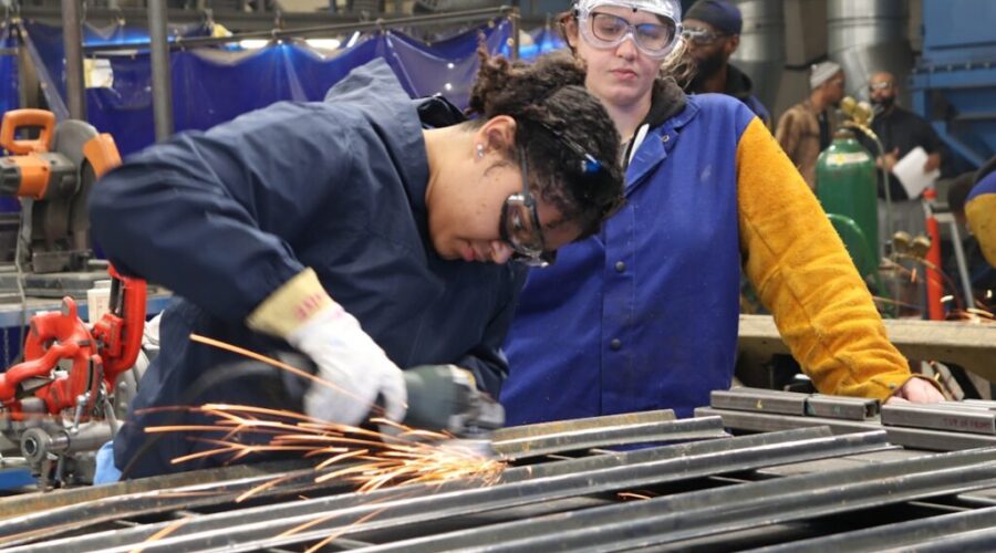 Job numbers fall again in August; StatsCan