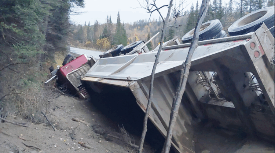 Driver charged after single-vehicle crash near Atikokan