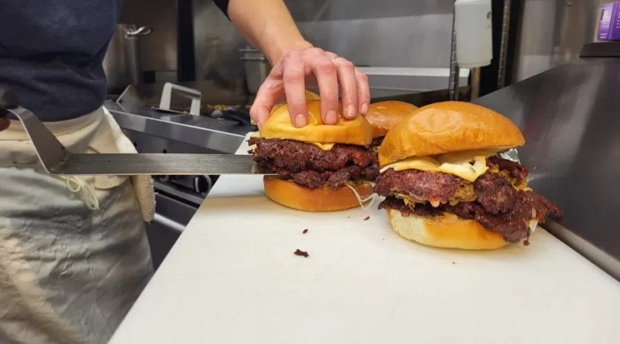 Lakehead University’s campus pub hosts sneak peek of burger battle