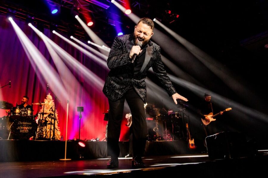 Shined Shoes, Open Heart: Johnny Reid on the Art of the Show – Part Two