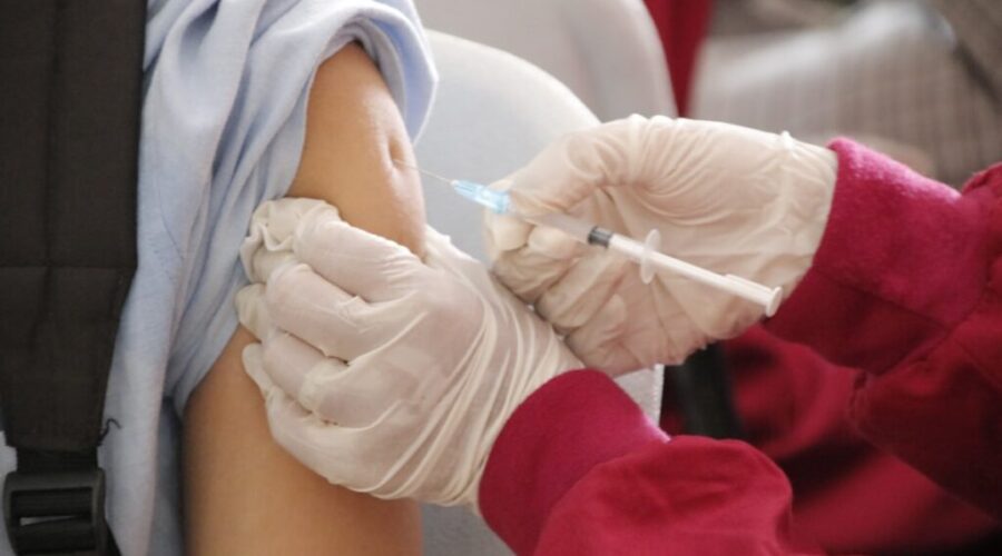 Health unit hosting vaccine clinics for high-risk residents